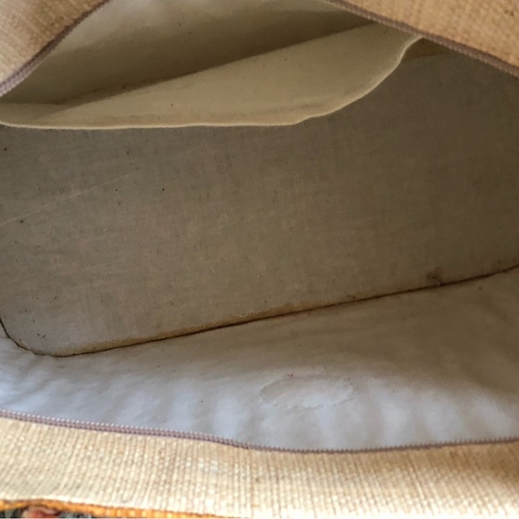 Beautiful straw Woven tote with leather handles. Perfect for summer. Tan/yellow - Picture 5 of 5